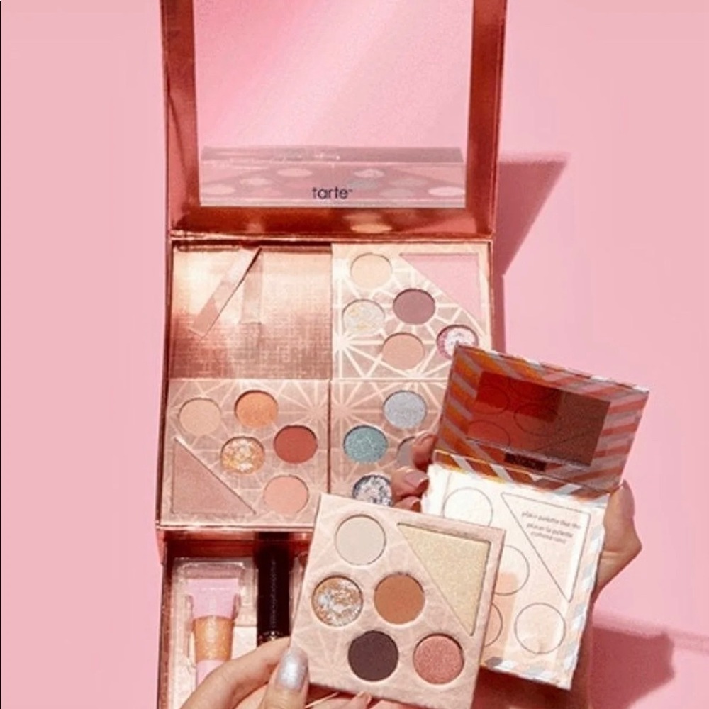 Tarte Gift & Glam collectors set - Picture 5 of 10